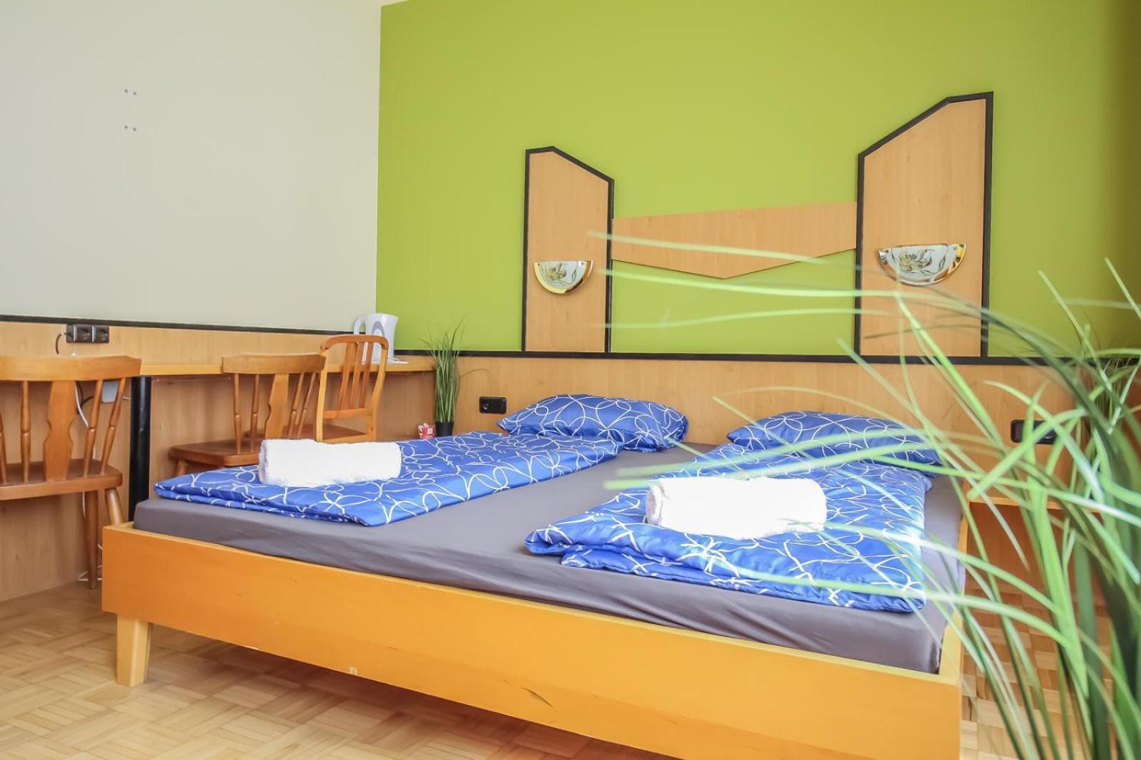 Affordable Central Rooms, 10-min To Lugner City Apartment *