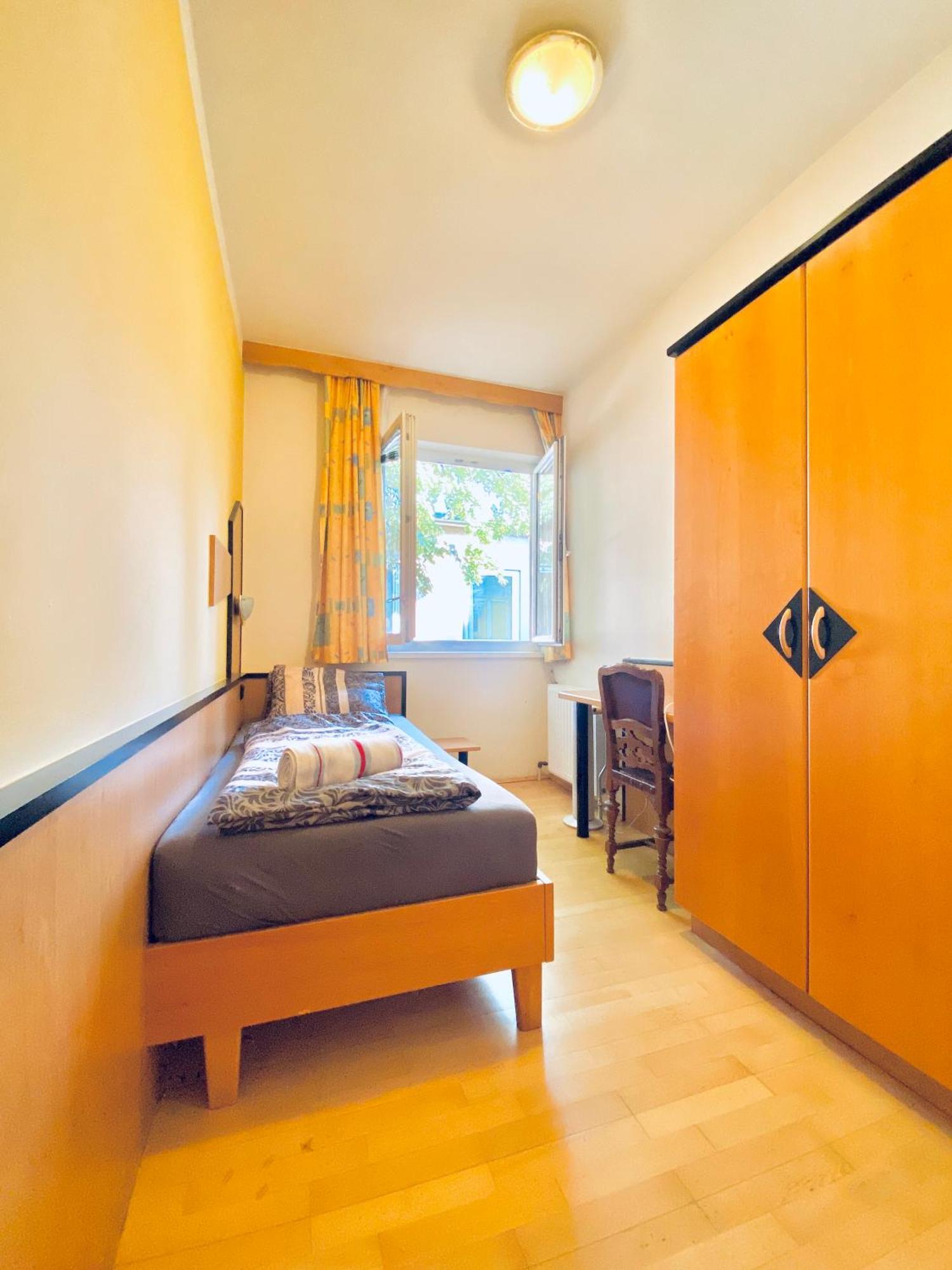 Affordable Central Rooms, 10-min To Lugner City * Wien