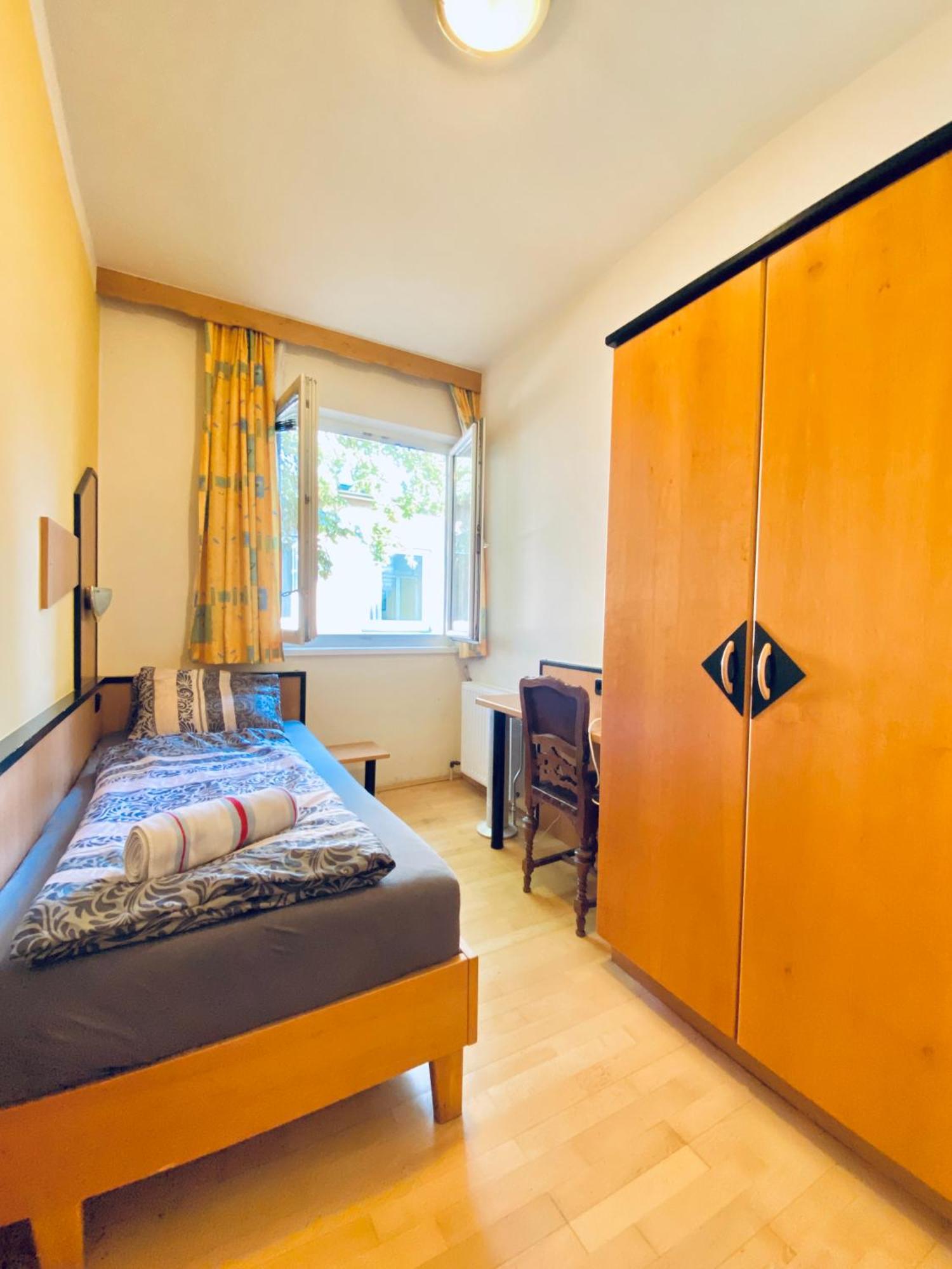 Affordable Central Rooms, 10-min To Lugner City * Wien