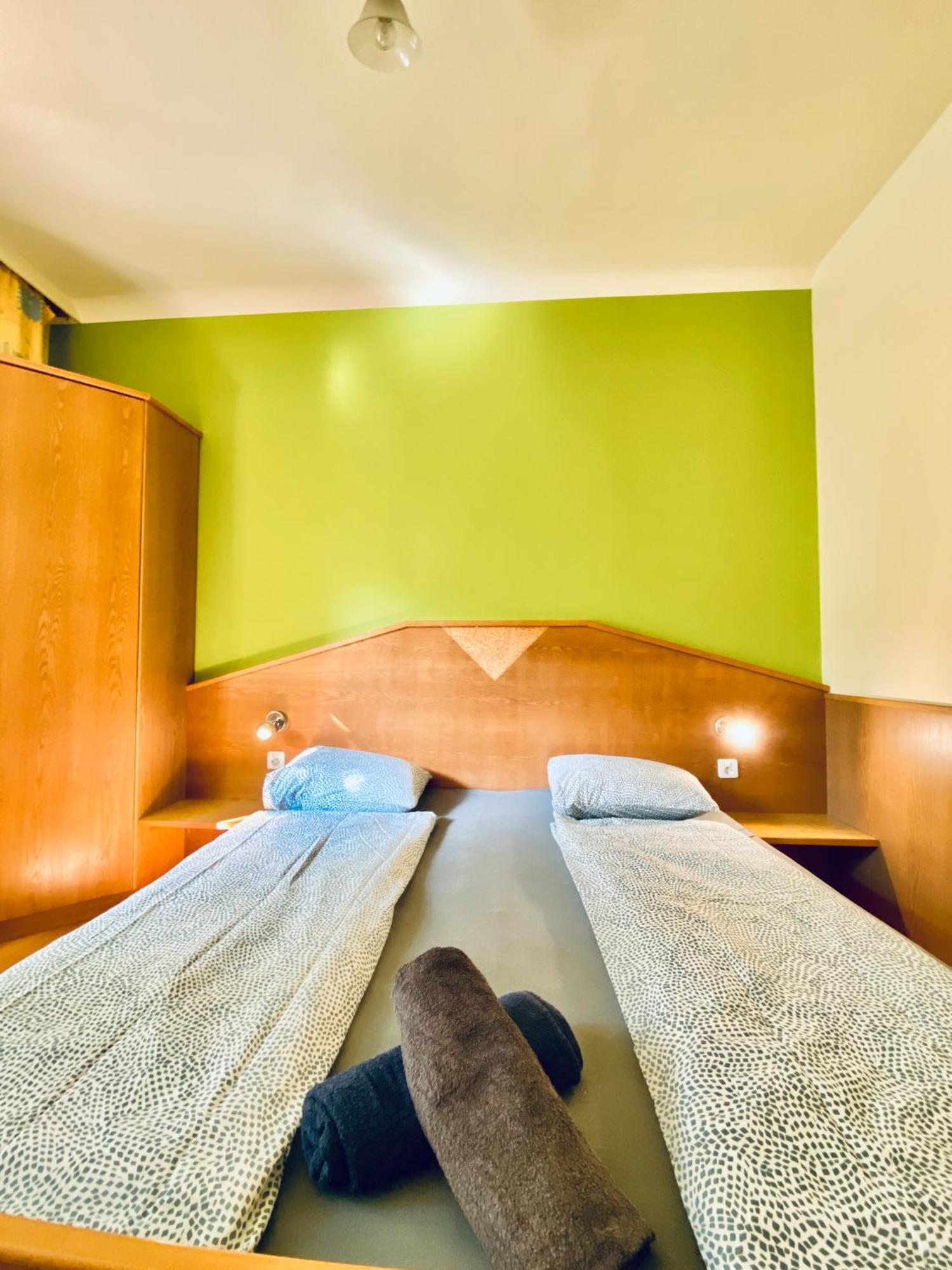 Apartment Affordable Central Rooms, 10-min To Lugner City *