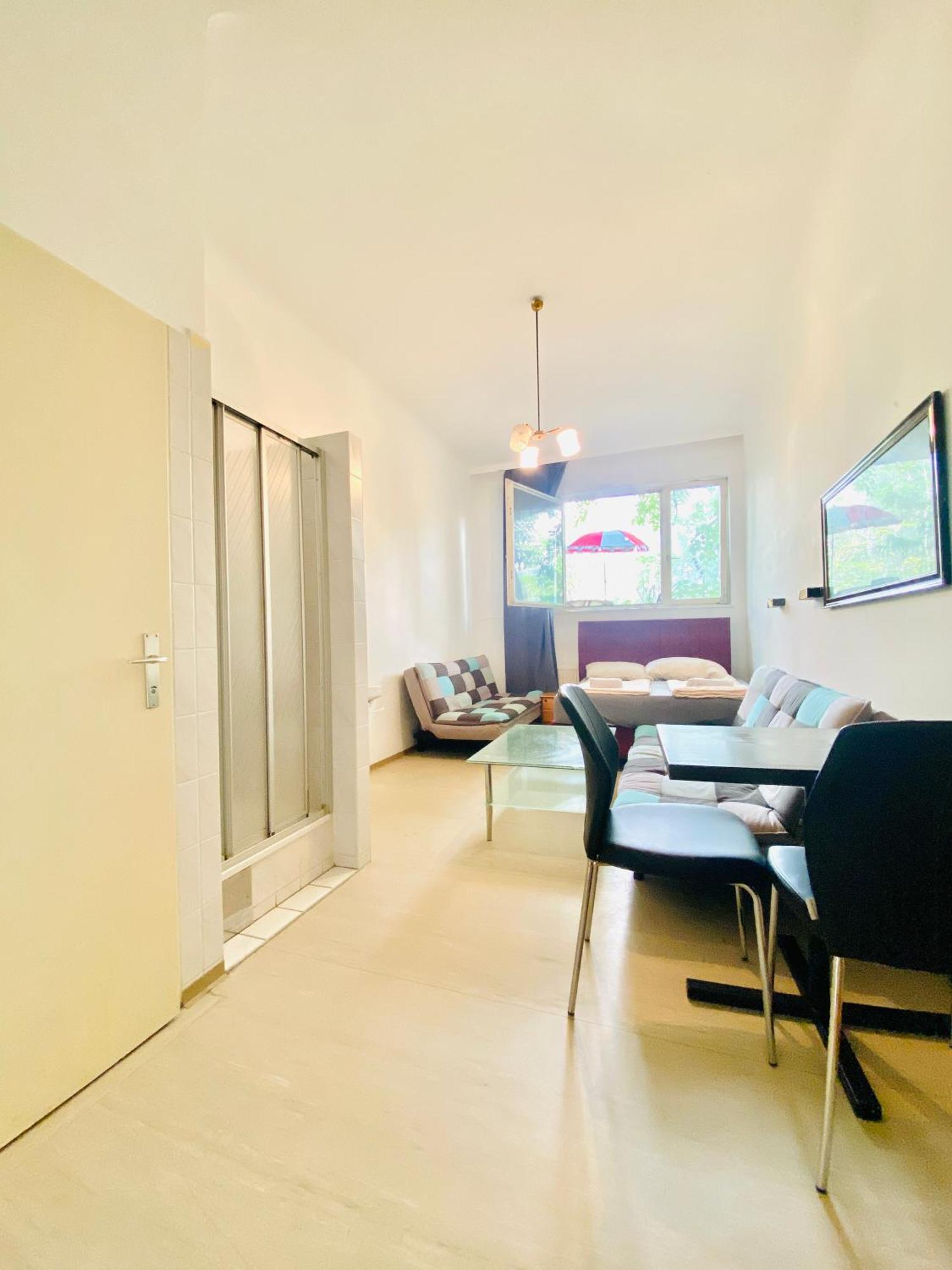Affordable Central Rooms, 10-min To Lugner City Wien