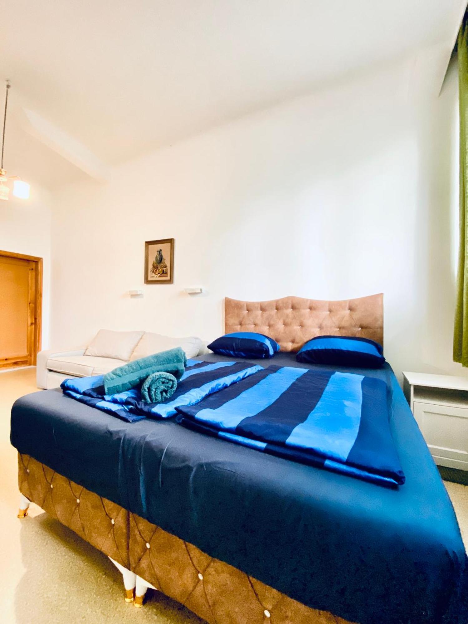Affordable Central Rooms, 10-min To Lugner City Apartment *