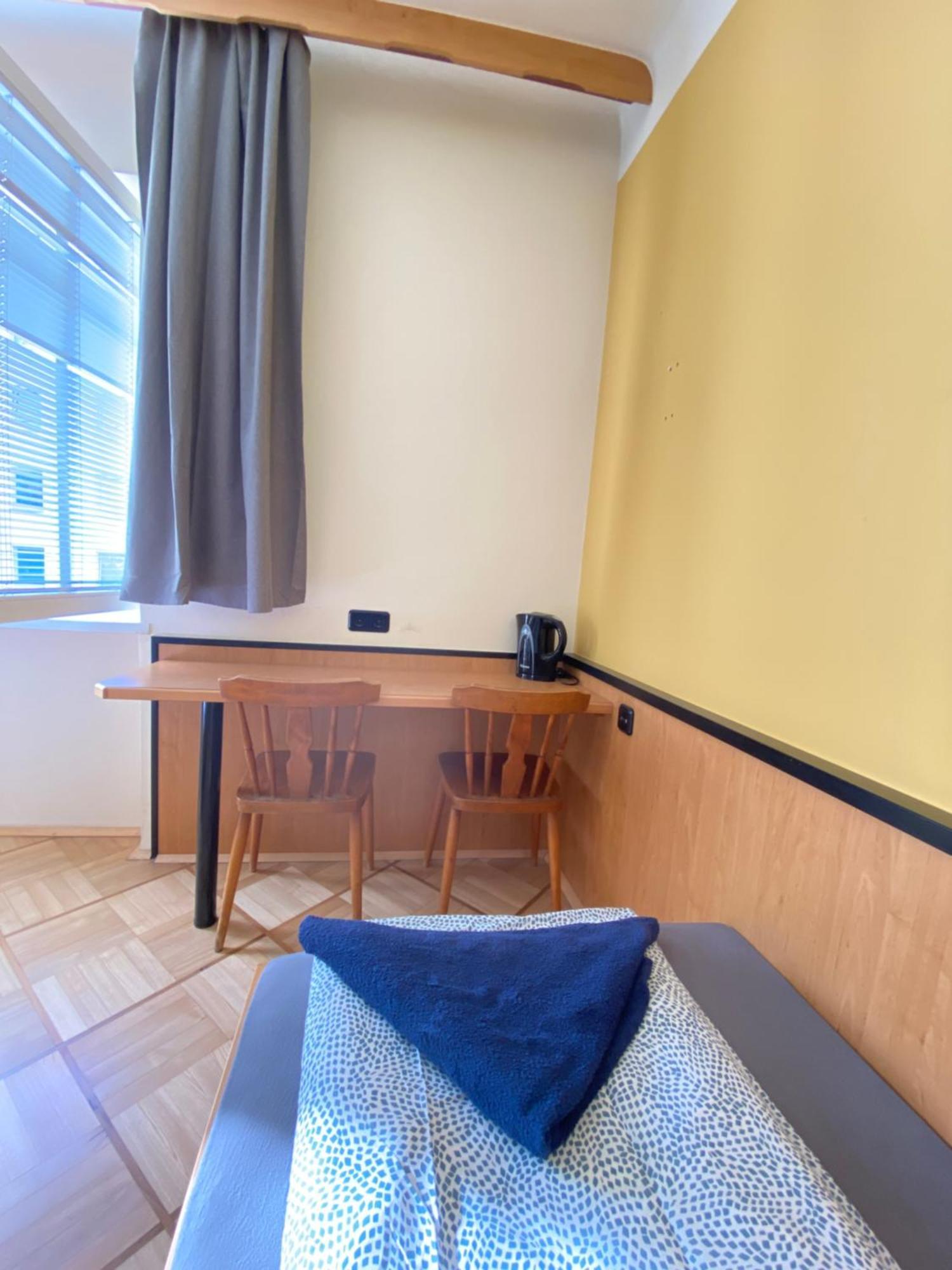 Affordable Central Rooms, 10-min To Lugner City * Wien