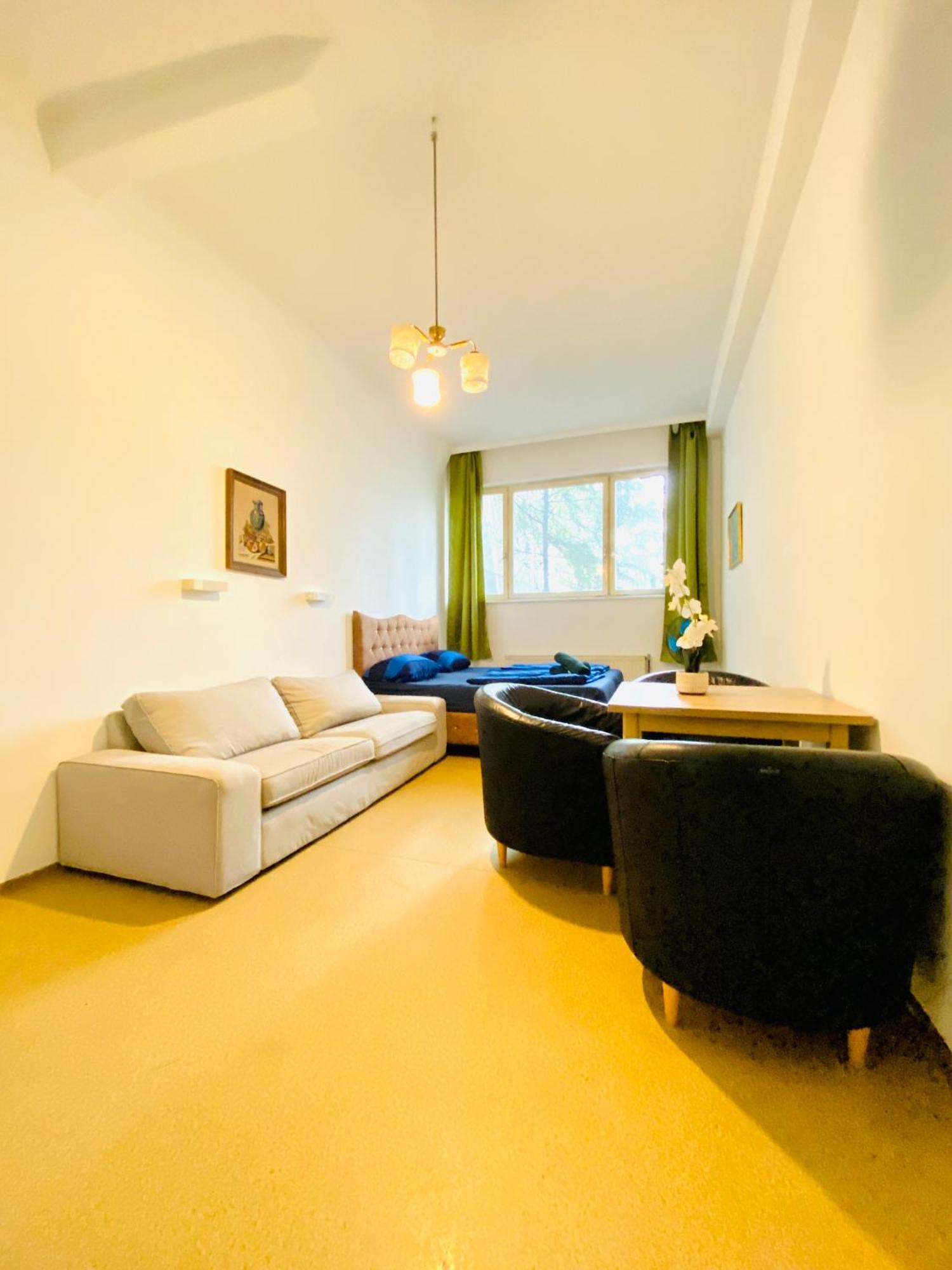 Affordable Central Rooms, 10-min To Lugner City Wien