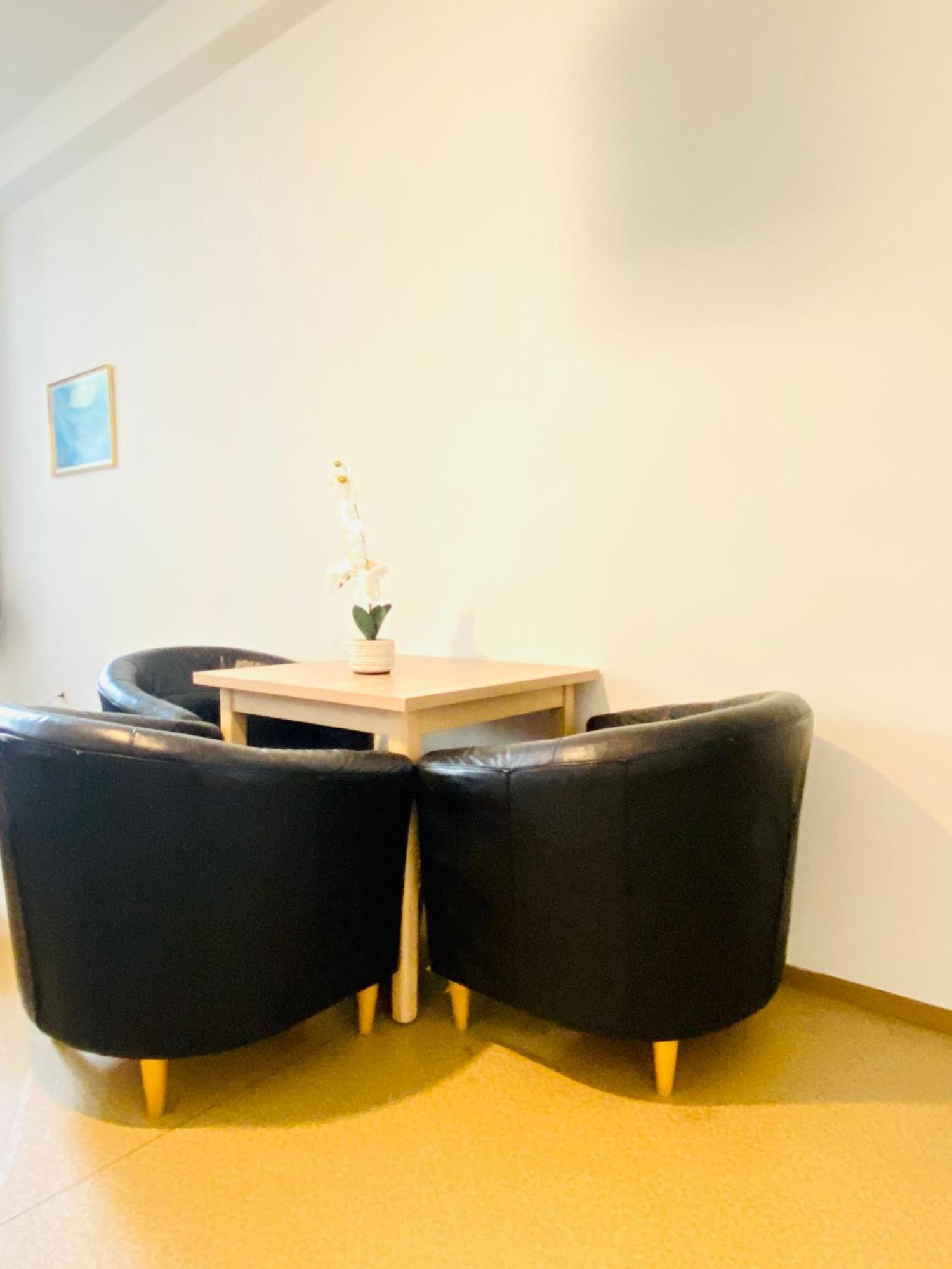 Affordable Central Rooms, 10-min To Lugner City * Wien