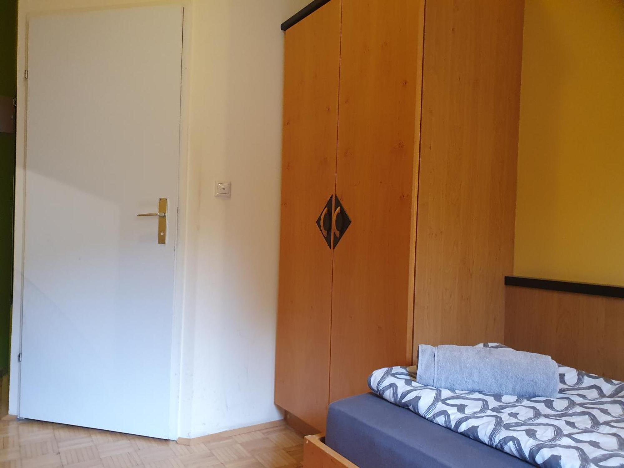 Affordable Central Rooms, 10-min To Lugner City Apartment Wien