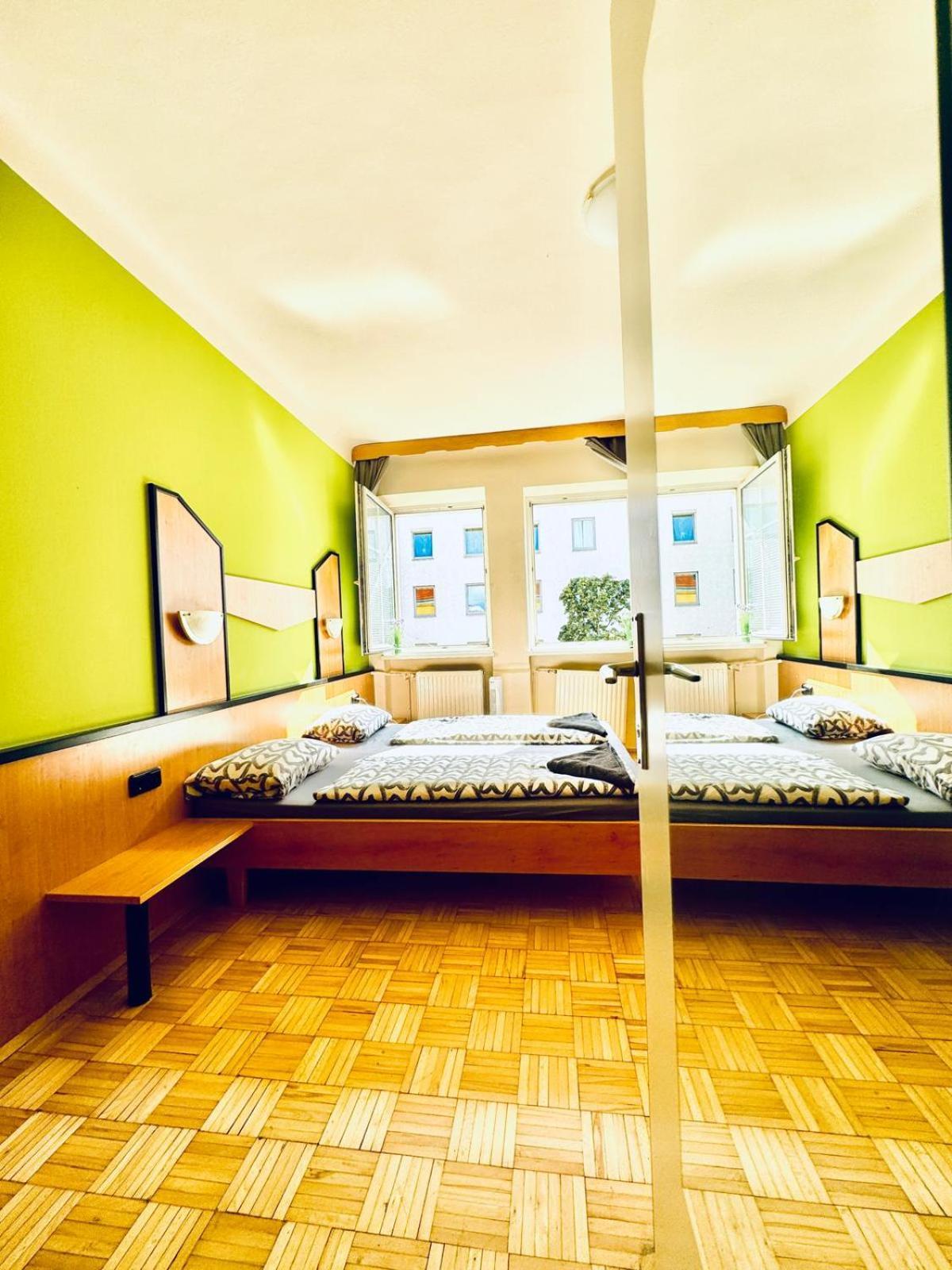 Affordable Central Rooms, 10-min To Lugner City * Wien