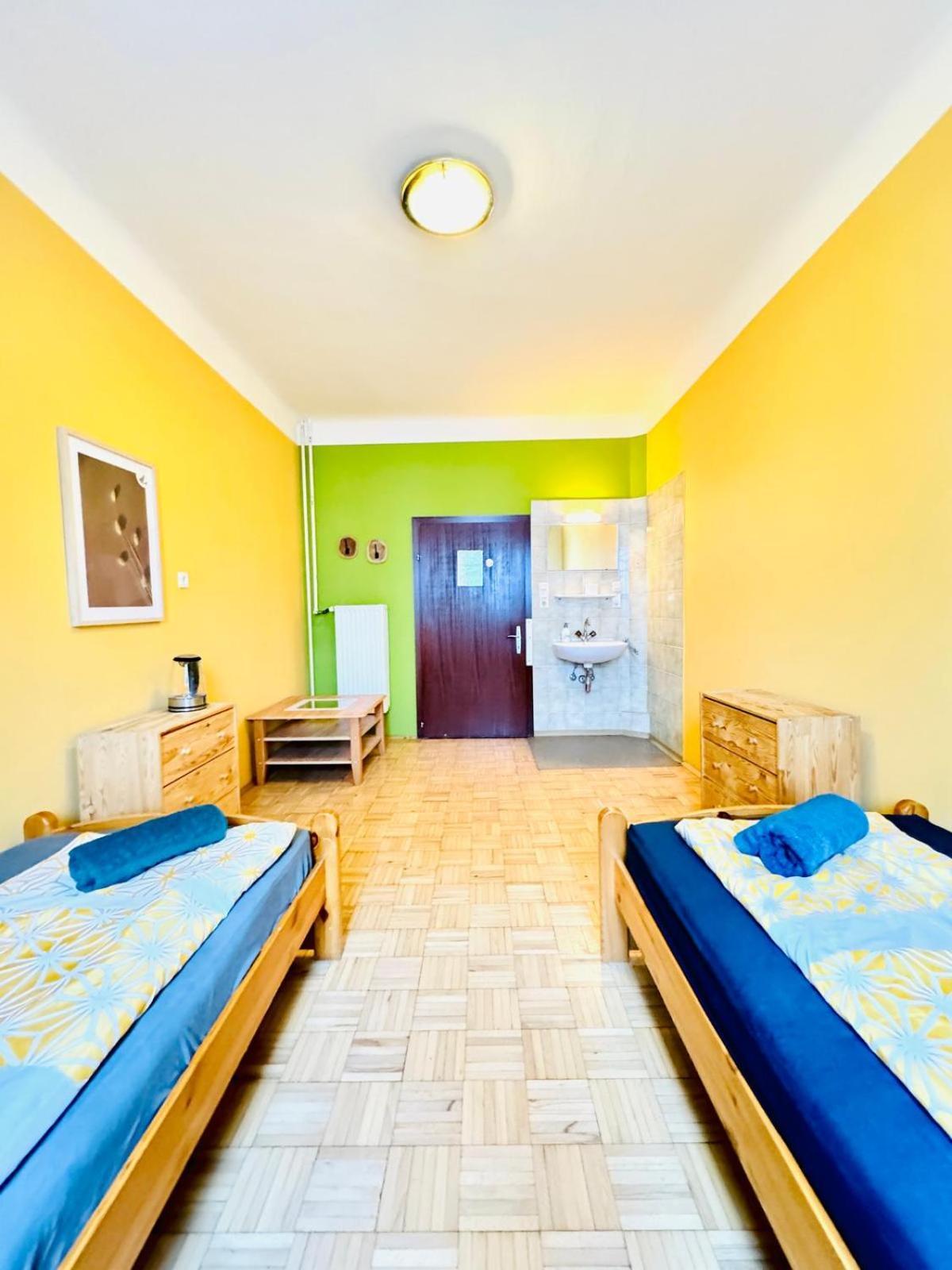 Affordable Central Rooms, 10-min To Lugner City Apartment Wien