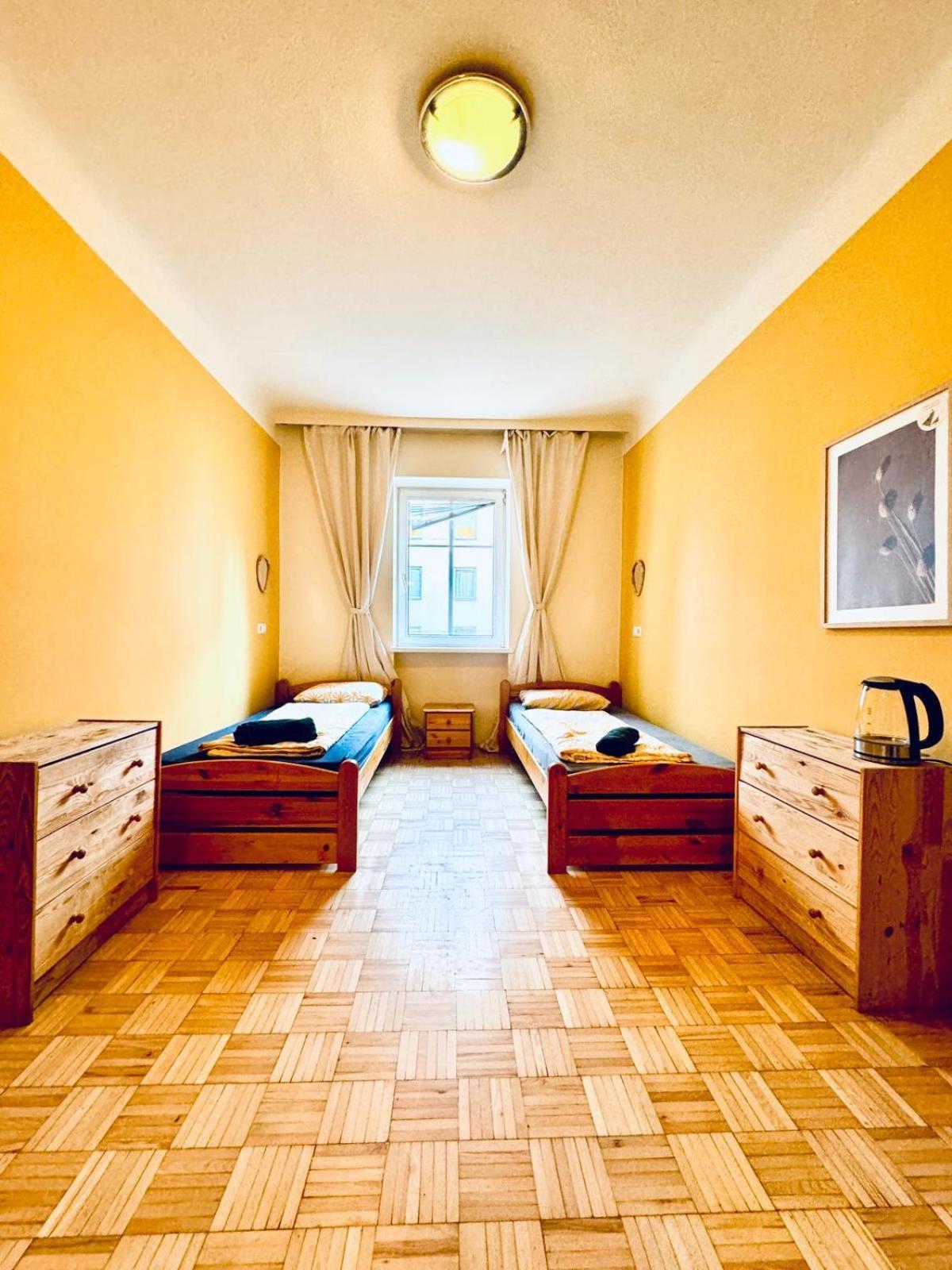 Apartment Affordable Central Rooms, 10-min To Lugner City Wien