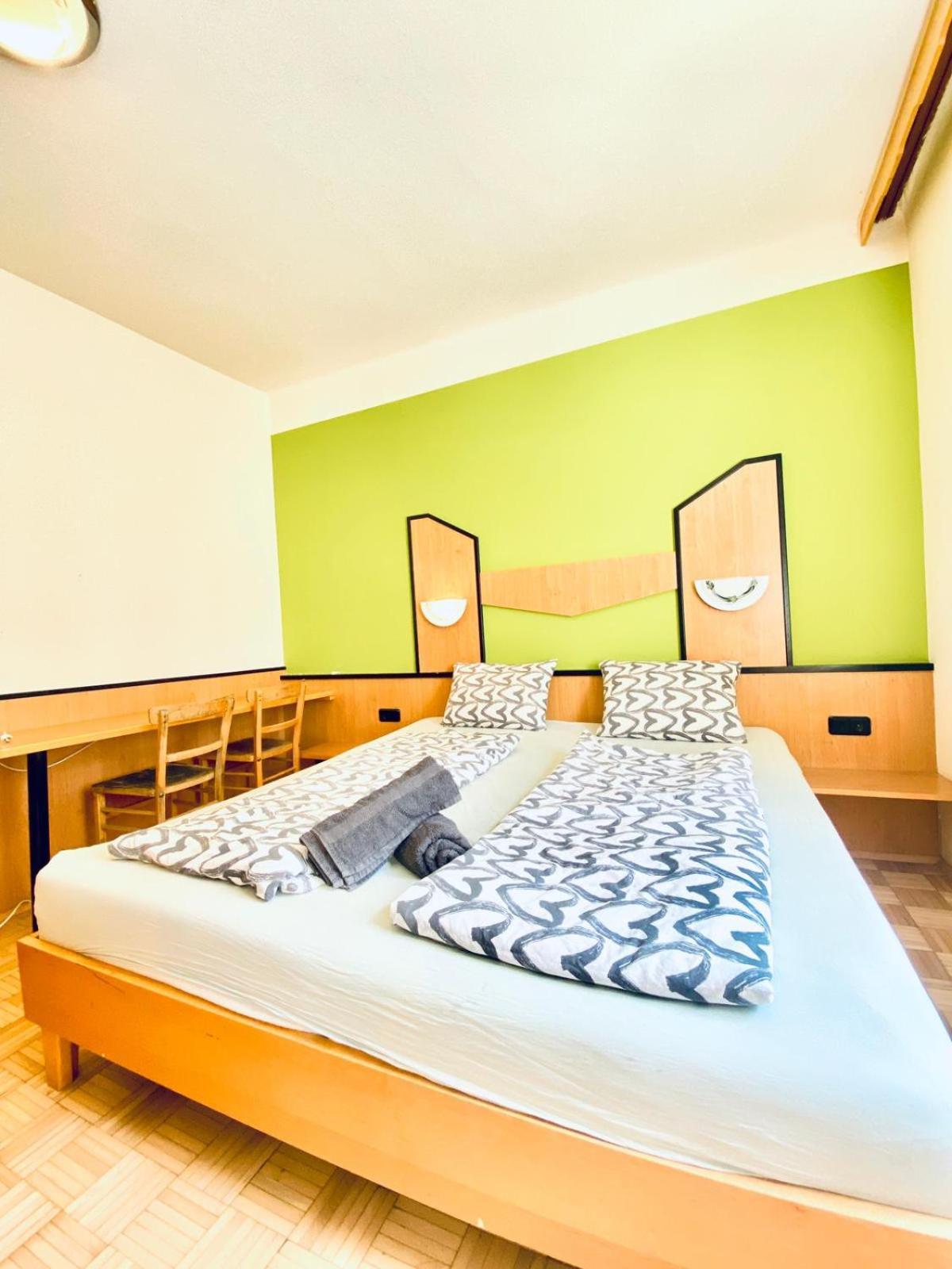 Apartment Affordable Central Rooms, 10-min To Lugner City Wien